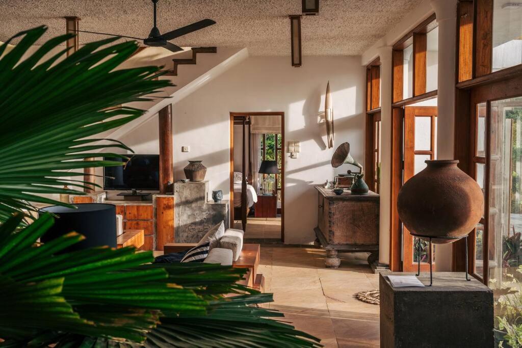 Santi Beach House With Pool & Beach Weligama Zewnętrze zdjęcie